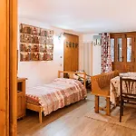 Apartment Maison De L'ecureuil Courmayeur